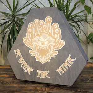 Dungeons and Dragons Whiskey Set: Engraved Glasses, Wooden Dice Box