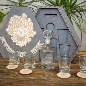 DnD Whiskey Decanter Set: Personalized Dungeons and Dragons Gift