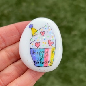 Geburtstagsgeschenk/personalisiertes Geschenk/Kieselstein/Freund Geschenk/Cupcake/Geburtstagskuchen/