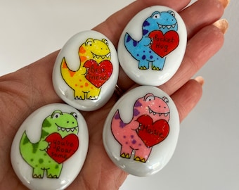 Dinosaur pebble, pocket hug for school , Worry stone, personalised , good luck , kids anxiety  , Love you , pocket hug for operation, friend