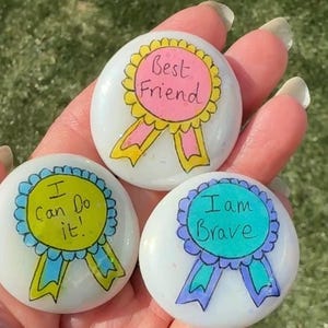 Custom ‘you did it ‘ rosette keepsake pebble, GCSE results , A Levels , graduation , new job , promotion , proud of you , congratulations