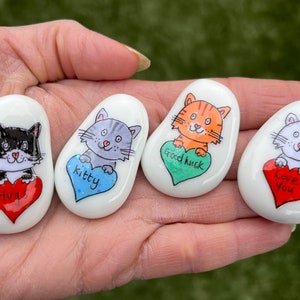 Cat pebble/ kitty /tabby cat / Pocket hug/ Worry stone/ pocket pal/ mental health gift/ anxiety /small gift/best friend/bereavement gift