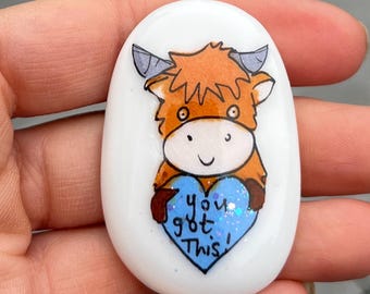 Highland Cow /Pocket hug/ Worry stone/personalised/ cow lover gift /mental health/ gift/ anxiety /memento /best friend/keepsake/