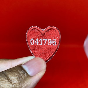 Niestandardowa naszywka z datą Mini Heart Iron On | Niestandardowa naszywka z imieniem
