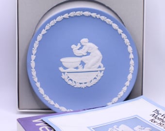 Vintage Wedgwood  white on pale blue Jasperware Mother Plate for 1973