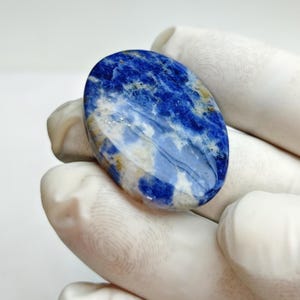 Natürliche Sodalith Jaspis Cabochon | tiefblauer ovaler Stein | Polierter Edelstein für die Schmuckherstellung, Meditation und heilende Energie
