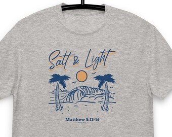 ソルト アンド ライト、クリスチャン アウトドア シャツ、ビーチ シャツ、ヤシの木シャツ、バケーション ビーチ シャツ、信仰に基づくシャツ、キャンプ シャツ、ハイキング シャツ