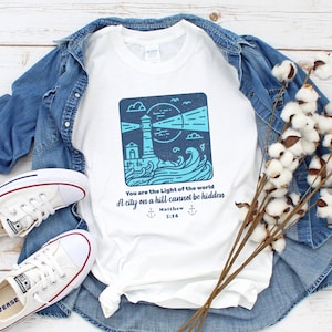 Fyrtröja, Matteus 5 14, fyrgåvor, ljus-T-shirt, kyrktröja, var ljuset-tröja, Gud-T-shirt, upplyftande t-shirt bild 1