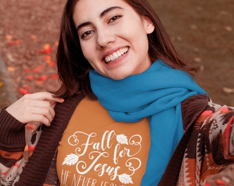 イエス様に夢中。彼は決して去らない。日曜教会シャツ、イエス様シャツ、信仰シャツ、秋シャツ、秋Tシャツ、秋Tシャツ、かわいい秋シャツ