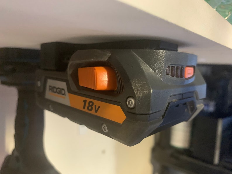 RIDGID Locking Battery Holder image 1
