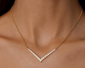 Collar minimalista con diseño de espiga para mujer - Collar redondo de moissanita y diamantes en forma de V - Joyería para uso diario - Collar de regalo de cumpleaños