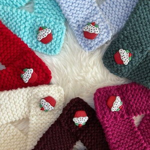 Christmas Cupcake Knit Pet Scarf