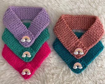 Sciarpa di San Valentino per animali domestici Happy Rainbow Knit