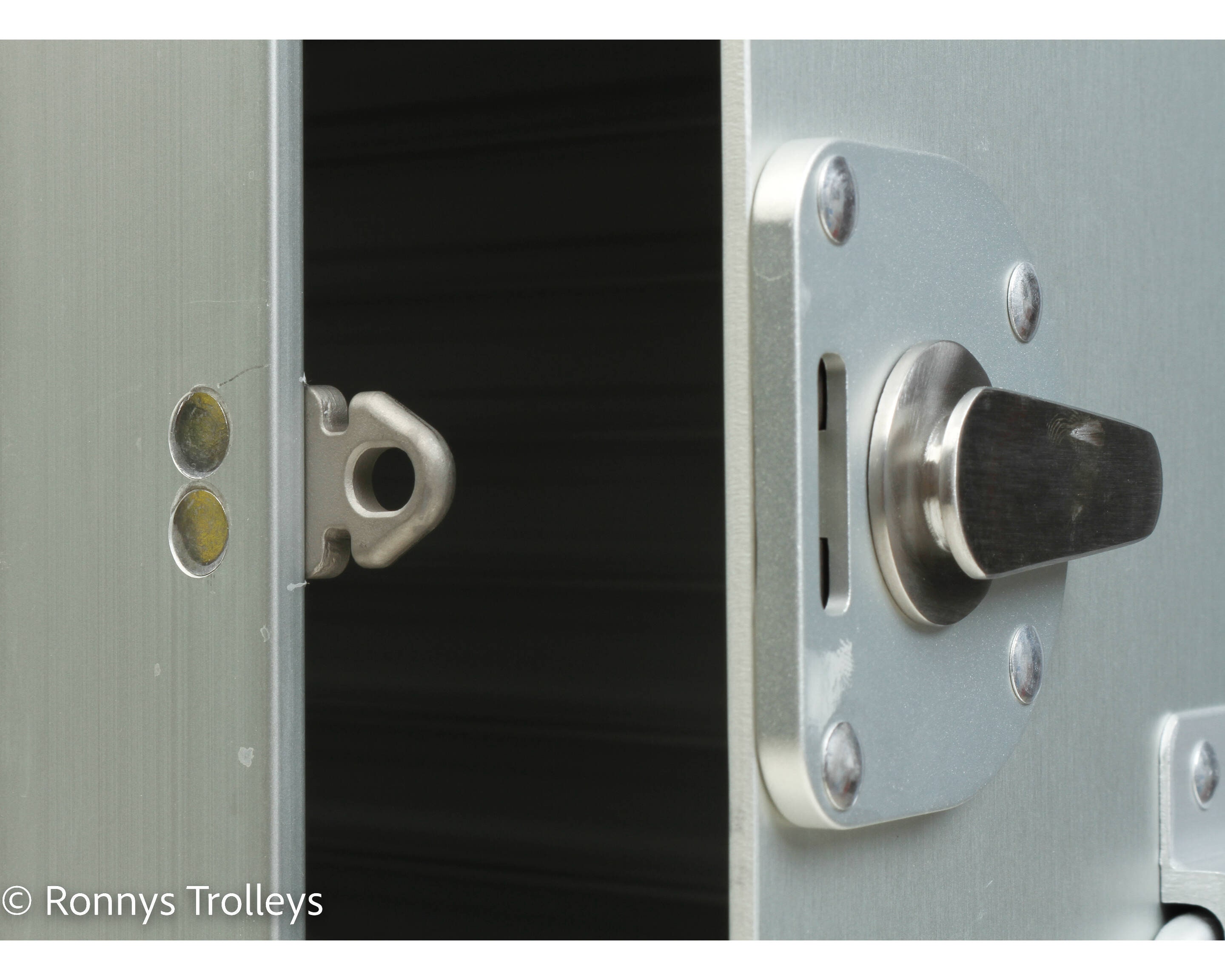 Kssu NEW Large Aluminum KSSU Airline Galley Container: Industrial Storage ...