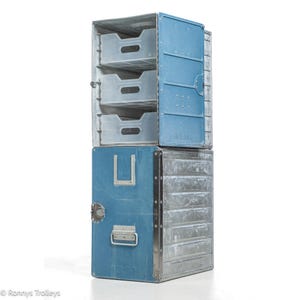 2 Oryginalne niebieskie aluminiowe pojemniki lotnicze KLM - Atlas galley box - Pojemnik na żywność - Przemysłowa jednostka magazynowa. Unikalne aluminiowe pudełko lotnicze