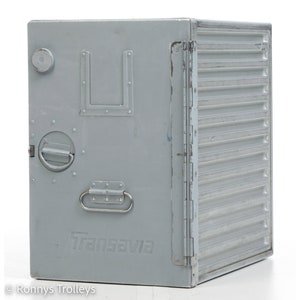 TRANSAVIA Aluminium Airline CONTAINER - KSSU-container - Keukencontainer - Industrieel aluminium opbergmeubel. Unieke luchtvaartdrukproefdoos