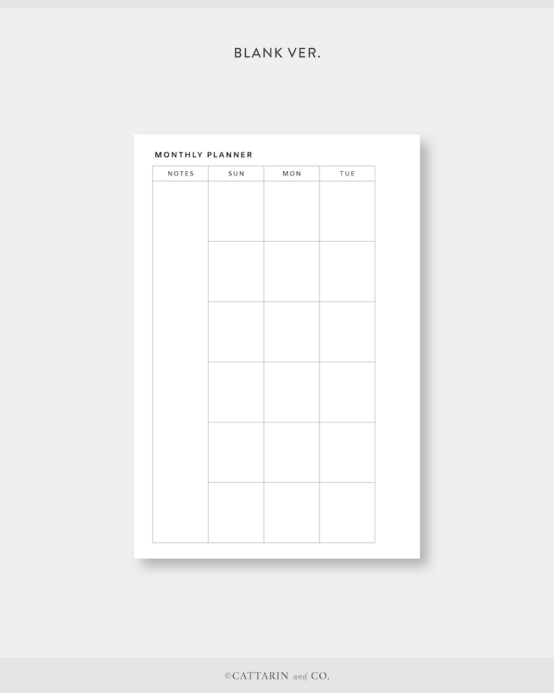 Op de afbeelding: Een blanco maandelijkse planner met kolommen voor notities, zondag, maandag, dinsdag en een raster met vakjes voor elke dag.