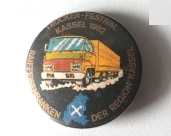 Show your love for trucking with this vintage button