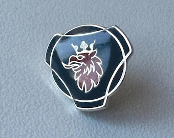 SCANIA Enamel Pin mid‑2000s – Period Original logo badge with silver crown – truck collectors