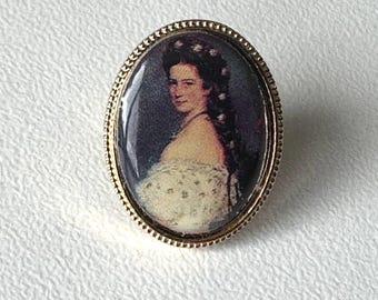 Sisi – Rare oval souvenir pin with portrait of Empress Elisabeth, collector piece