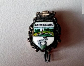 BUNTENBOCK Brooch: Resin souvenir with billy goat