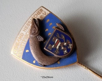 Hessian Sport Fisher Lapel Pin - Pride and Tradition!