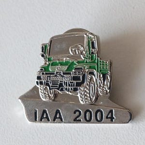 Terränglegend: Mercedes-Benz Unimog-nål från IAA 2004