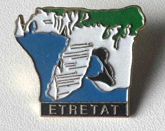 Rare ETRETAT coast pin – embossed Normandy design