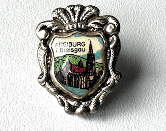 Freiburg Crest Pin – City Souvenir Badge for Collectors