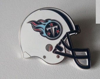 Conquer the field in style – Titans Helmet Pin 2000!