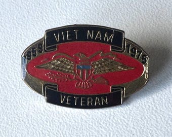Vietnam Veteran pin – rare service honor badge