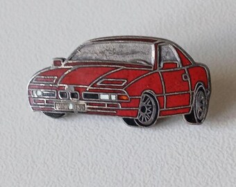 BMW 850 Retro Pin – Luxury & Performance to Wear!