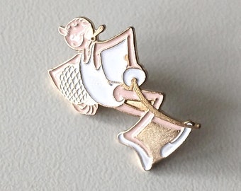 Fencing Comic Pin - Unique Tournament Mascot