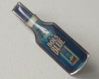 BOLS BLUE Bottle Pin – Iconic Promotional Item for Collectors