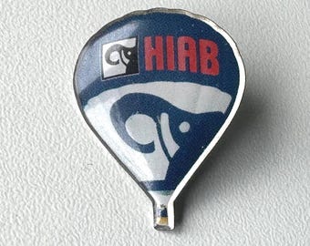 HIAB hot‑air balloon pin – epoxy‑coated promo badge, rare 1990s company collectible