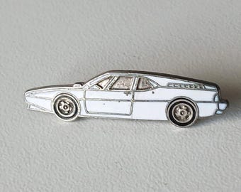 BMW M1 Retro Pin – A Motorsport Icon to Wear!