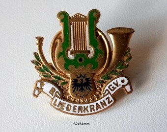 Ancient P.B. Liederkranz GV singing brooch - enamel from the 1910s