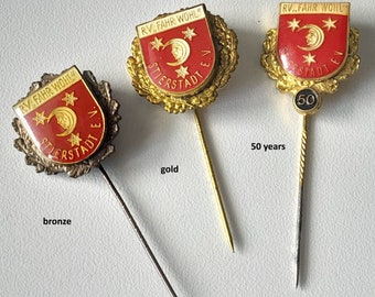 RV ‘Fahr wohl’ Honor Pins: Tradition and Pride