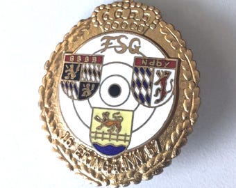 Royal Heritage in Metal – Brooch of the Ering Marksmen Society with Crest & Oak Wreath