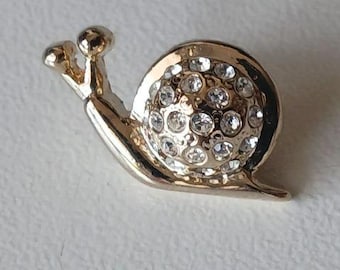 Vintage Snail Pin – Cute Golden Pin with Rhinestones