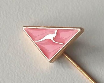 Qantas Airline Logo Lapel Pin – A Vintage Highlight from the '80s
