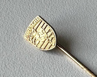 Rare Porsche logo pin in gold from around 1987