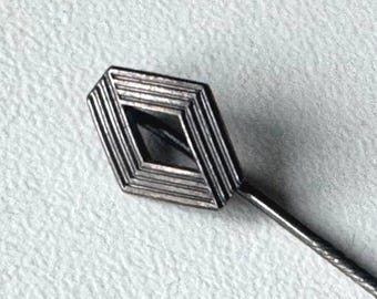 Renault silver diamond lapel pin – open‑center design – Paris Motor Show mid‑1980s – collector badge