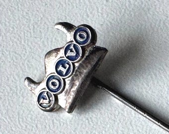 Volvo service school award badge – Viking helmet motif – 1980s period original collector piece