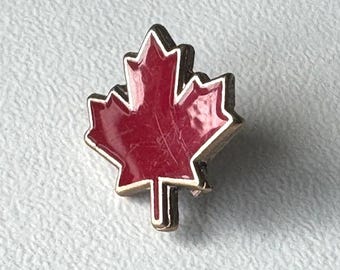 Canada – Rare red enamel maple leaf souvenir pin, iconic collector piece