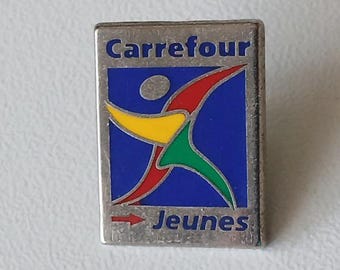 Carrefour Jeunes Pin – A Touch of 90s Youth Culture