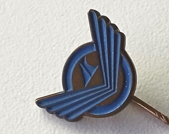Vintage Airline Style – Embossed Aviation Lapel Pin