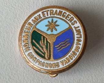 French Rally Brooch 70s – Enameled Automotive Badge Drago