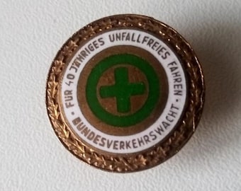 40 years of accident-free driving: enamel button