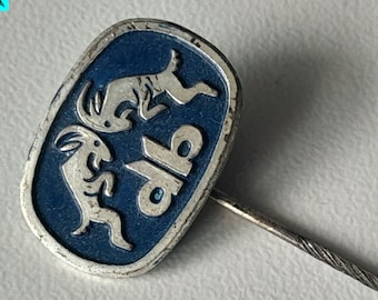 Embossed Duc Bock Pin – A Touch of Nostalgia!